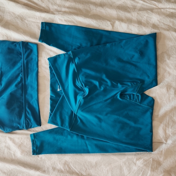 BuffBunny Siren Leggings and Revolution Bra Set - Picture 2 of 5